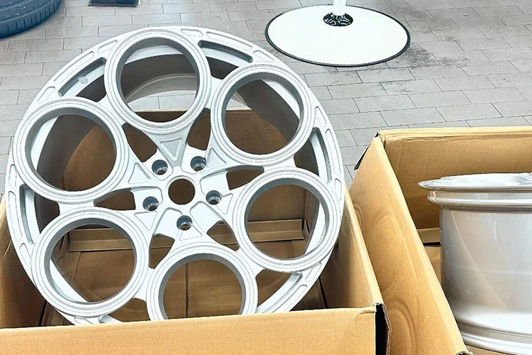 Olim C11 Monoblock 1pc Gloss Silver Forged Wheel On Lamborghini Urus