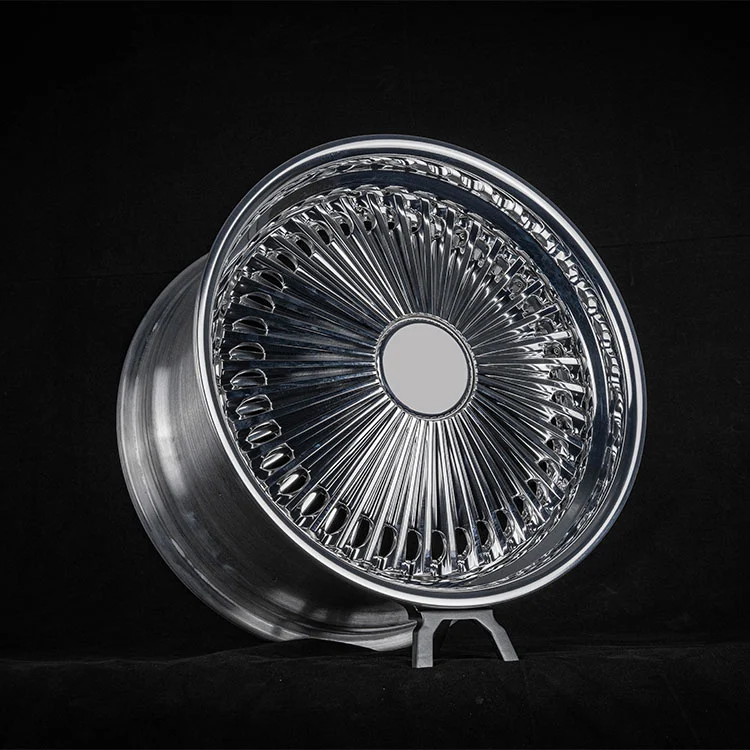 Spinnerin taotut pyörät Maybachille